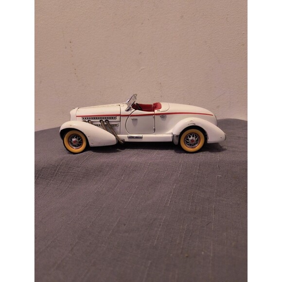 Franklin 1935 Boattail Auburn Speedster (White/Red) NO BOX, FOAM, TOP Nor Wheel - Picture 1 of 12